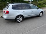 Volkswagen Passat 2.0 TDI DPF DSG 125kW Comfortline Com... - Volkswagen Passat aus 2007: Kombi