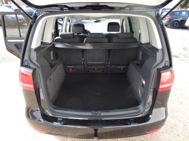 Fahrzeugabbildung Volkswagen Touran Cup/2.Hd/Xenon/StH/Pano/AHK