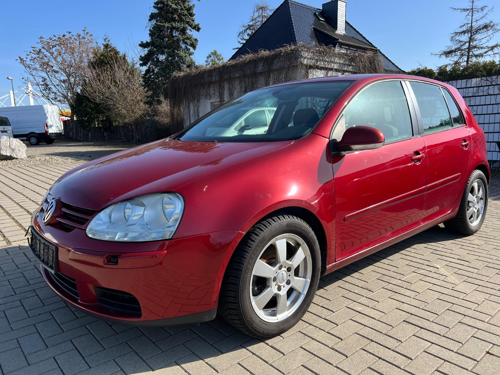 Volkswagen Golf 2.0 FSI Comfortline Klimaauto/Sitzheiz/Temp