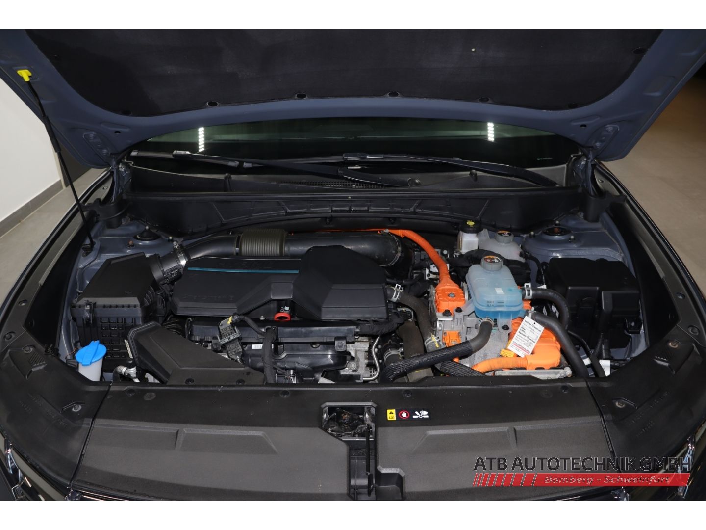 Fahrzeugabbildung Hyundai Tucson Prime PHEV 1.6 T-GDi 265PS 6-AT 4WD 97,7%