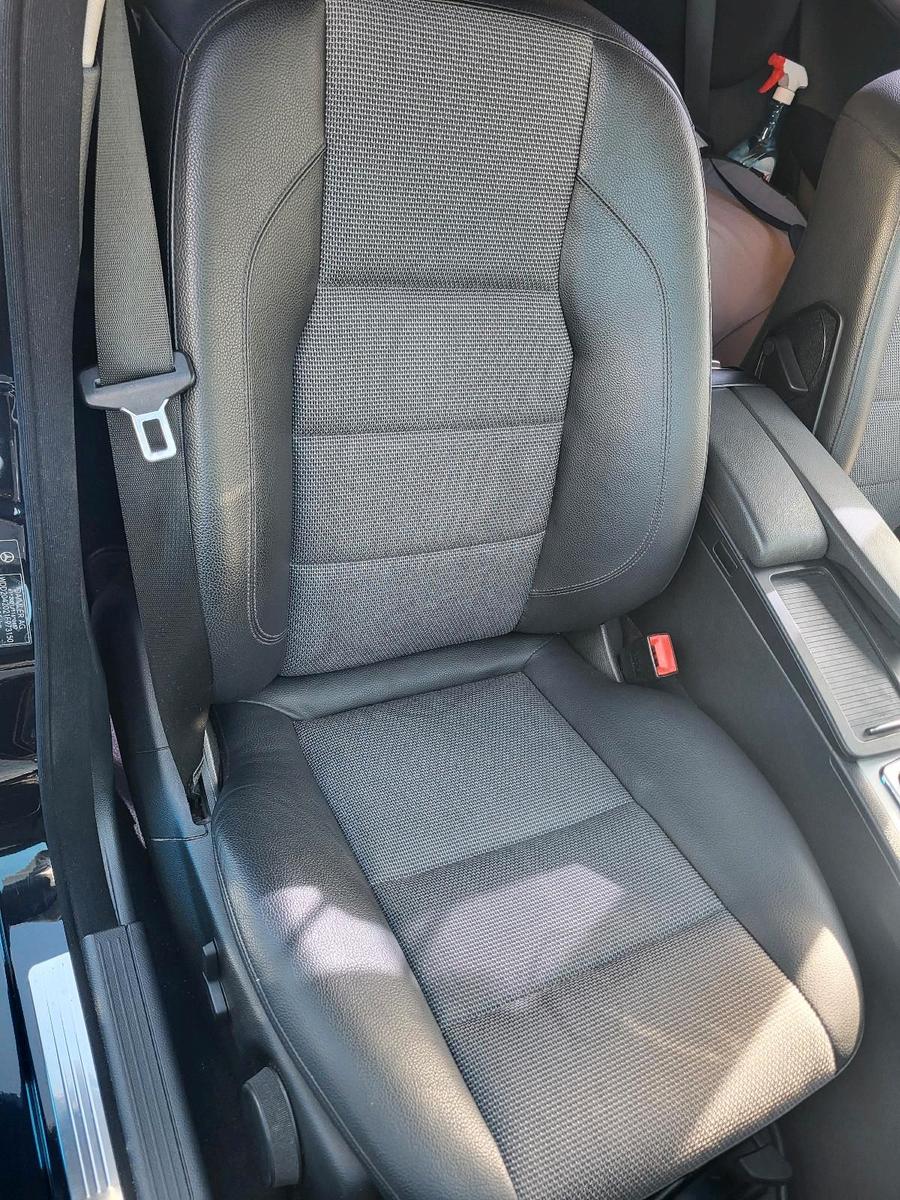 Mercedes-Benz 220 2012 — photo 11