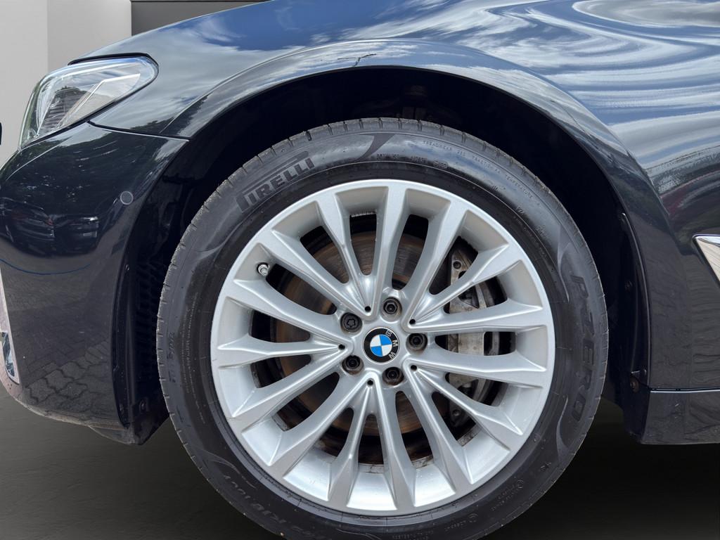 BMW 530d xDrive T. LUXURY LINE LED NAVI HUD PANO AHK