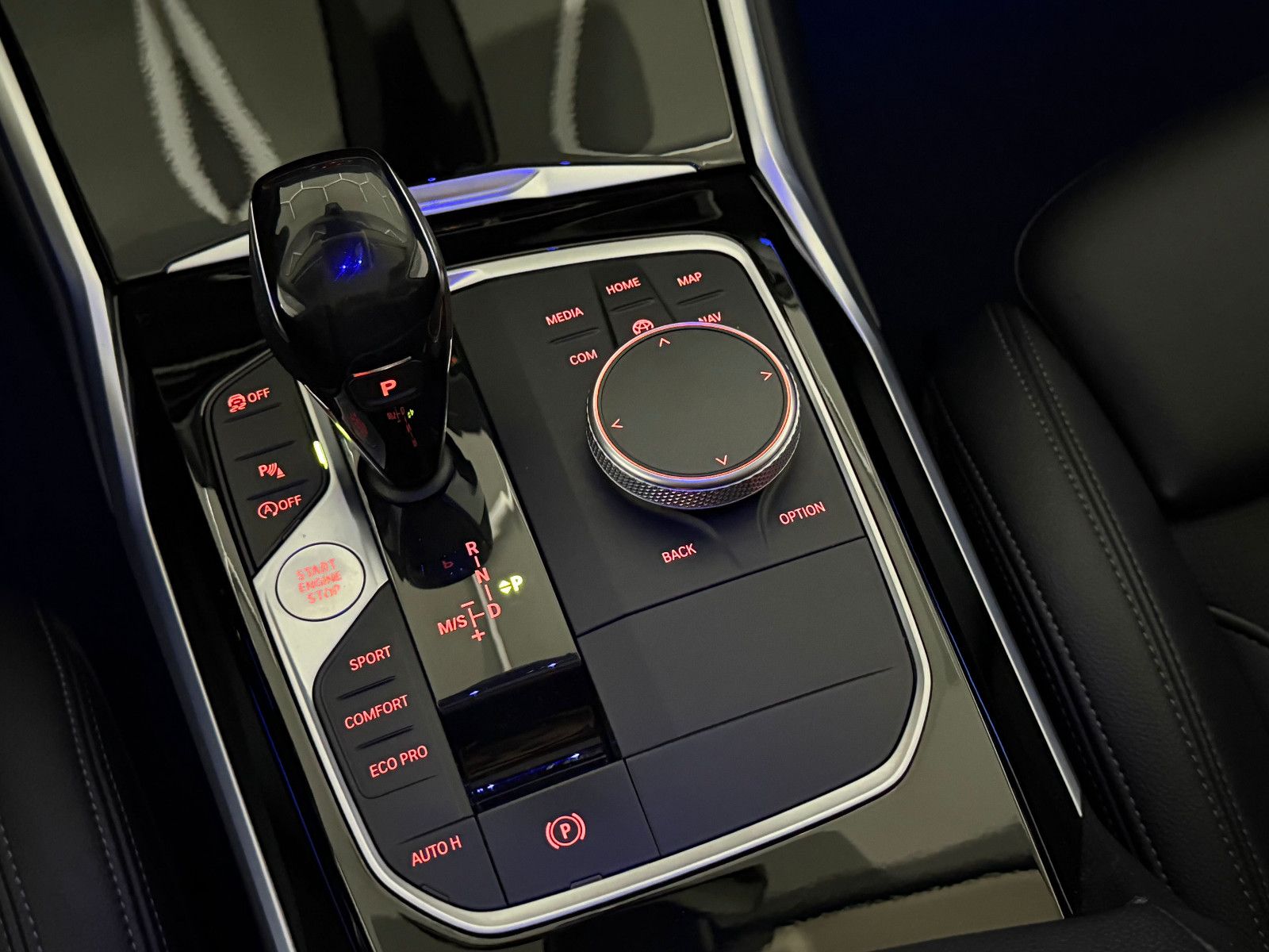Fahrzeugabbildung BMW 320 i SPORT LINE/LED/DAB/KAMERA/VRTL COCKPIT/ACC