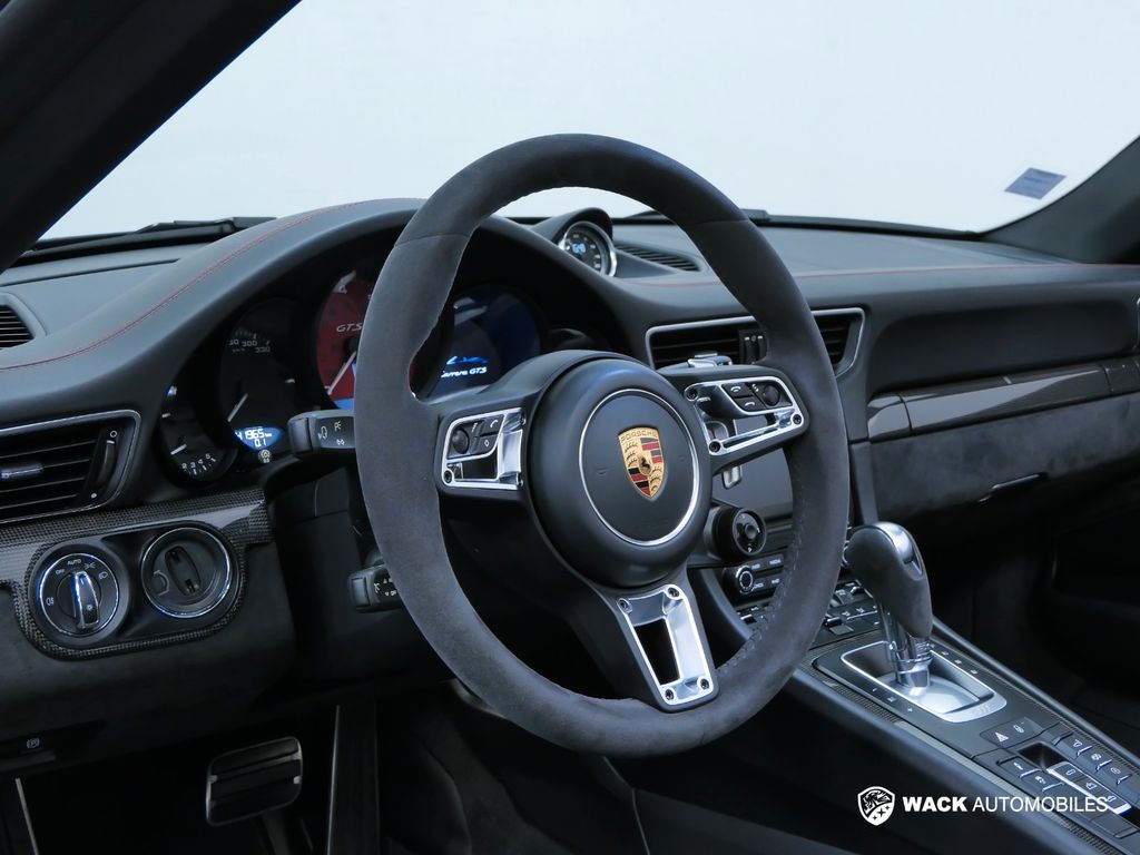 PORSCHE 911 2018