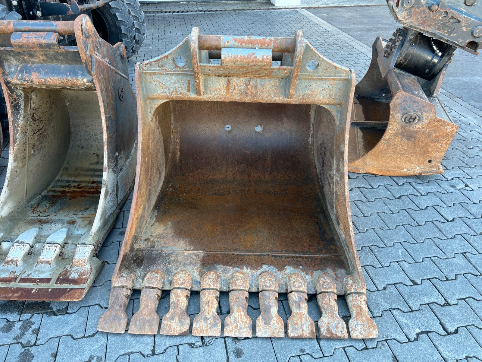 Fahrzeugabbildung Hydrema MX14G / OilQuick OQ65 / 4x Löffel / 1.655h /2022