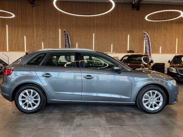 Audi A3 Sportback attraction ultra*2. Hand*Navi*Xenon