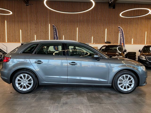 Audi A3 Sportback attraction ultra*2. Hand*Navi*Xenon
