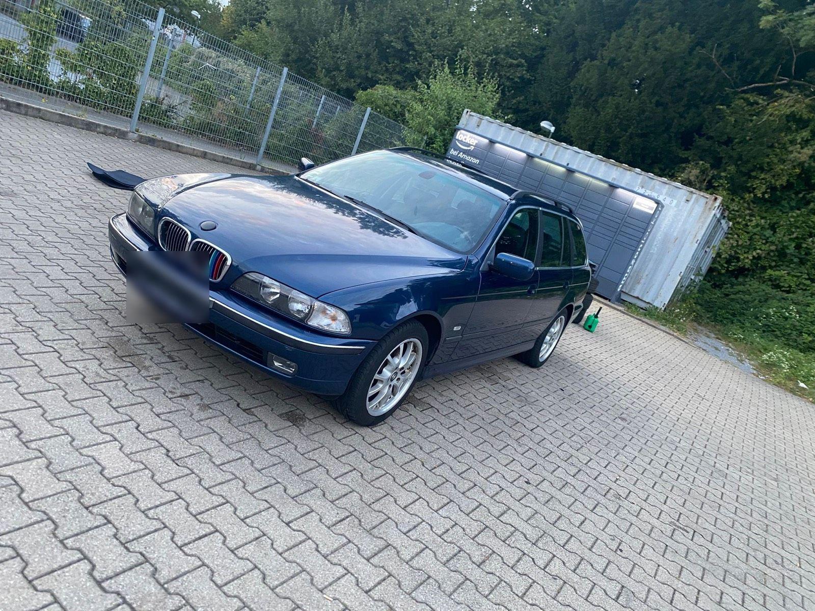 BMW 523