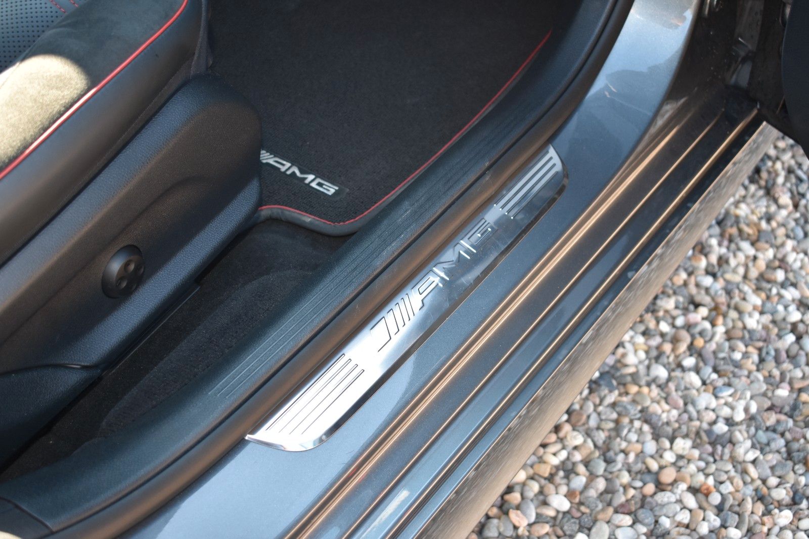 Fahrzeugabbildung Mercedes-Benz E 43 AMG Lim. 4Matic Nightp HUD Multibeam Panora