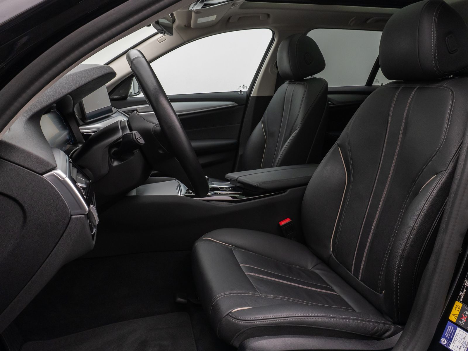 Fahrzeugabbildung BMW 530e Panorama 360°DAB H/K ACC AHK Alarm Leder