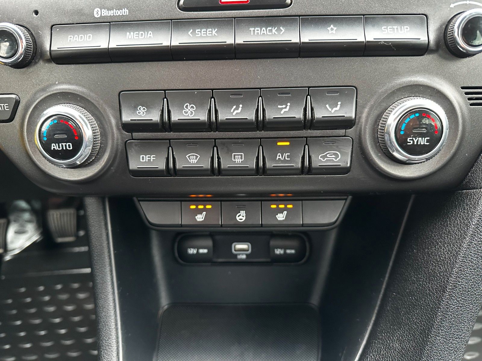 Fahrzeugabbildung Kia Sportage 2WD, Klimaaut., Shz, Cam.