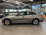 BMW 318d AHK NAVI LED PDC V+H DAB Parkass. Tempomat - BMW 318 in Solingen