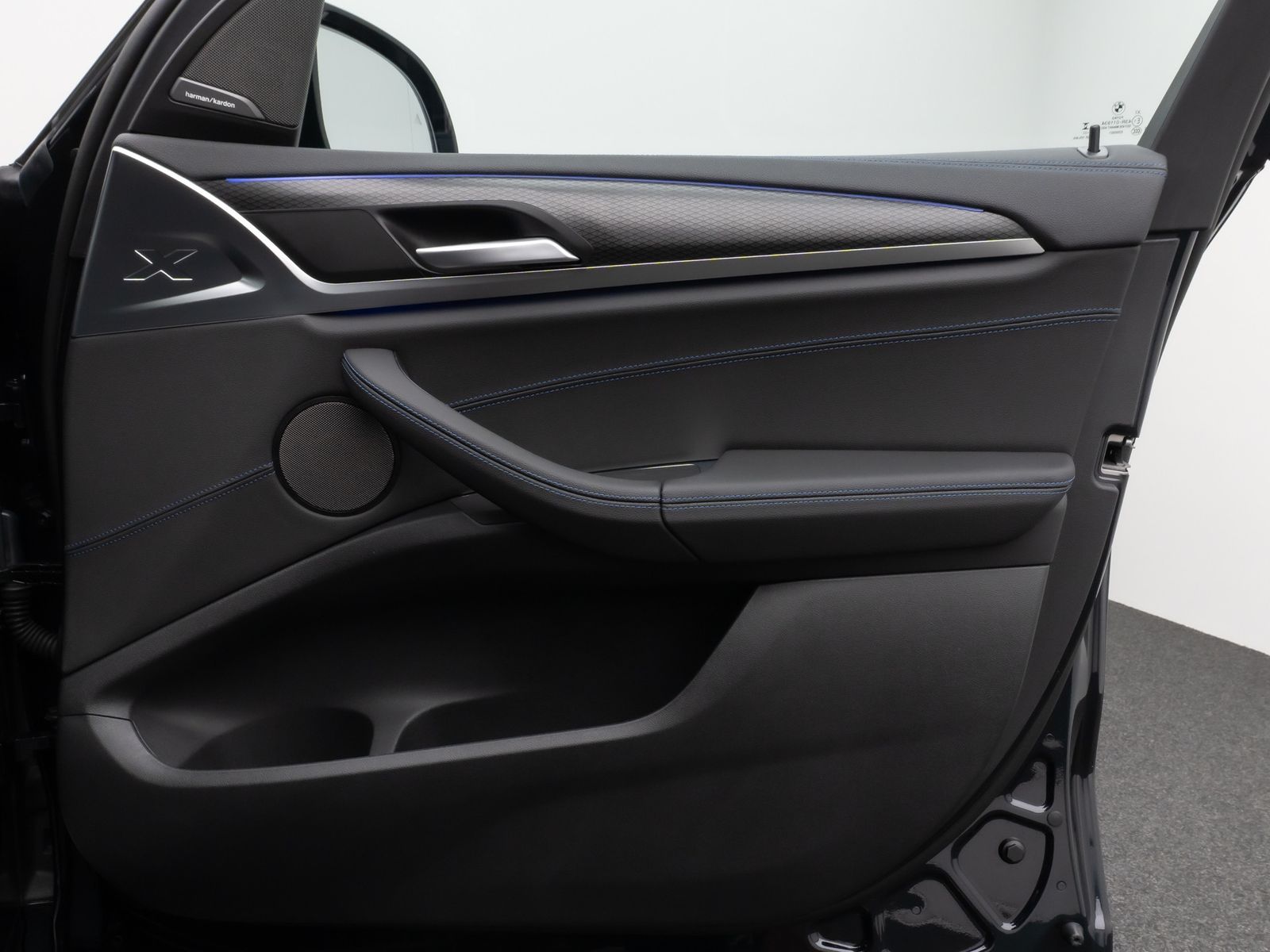 Fahrzeugabbildung BMW X3 M40i Panorama Laser 360°HUD DAB H/K Komfort