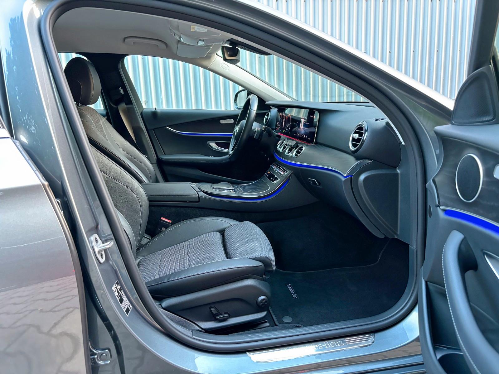 Mercedes-Benz E 220 d 4MATIC T Aut.  AHK MBUX P.ASS LED 360°
