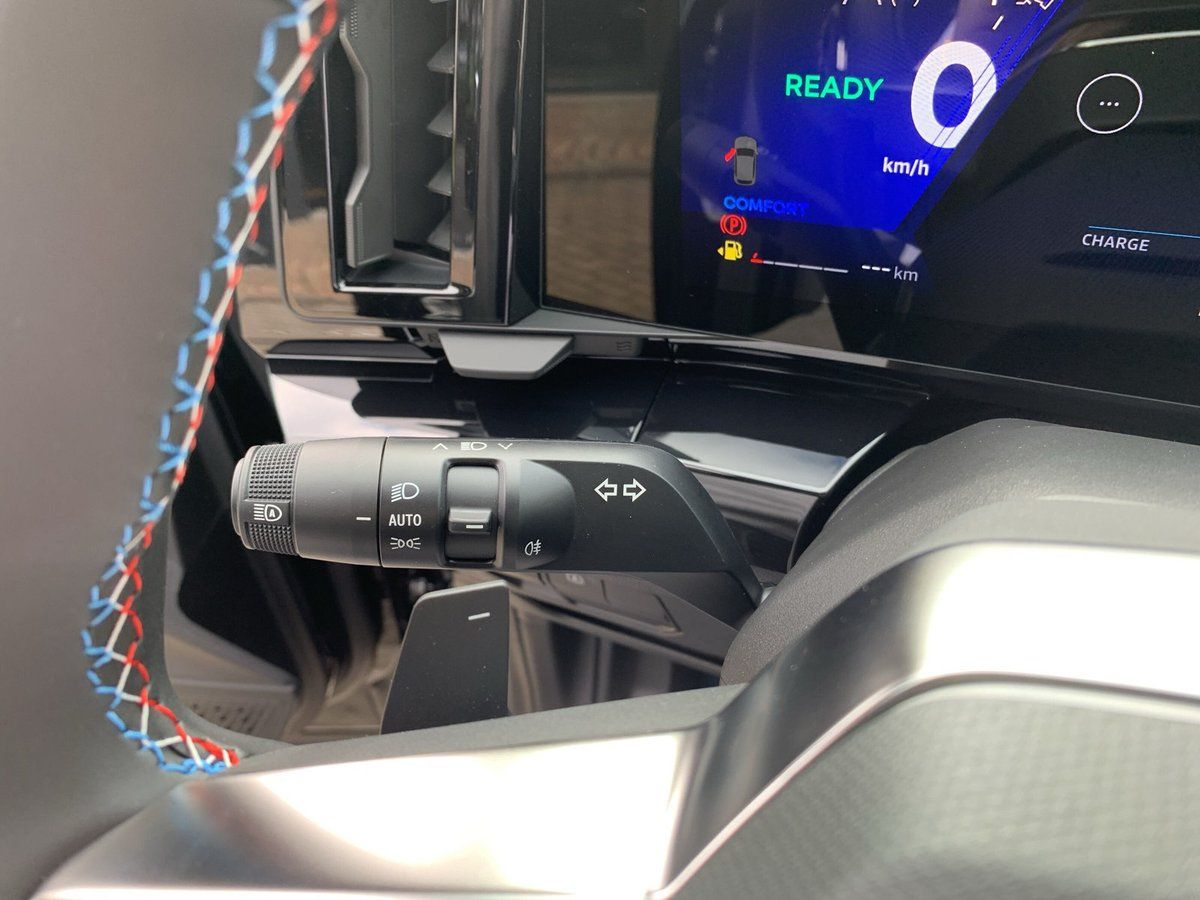 Renault Rafale - Bild 22