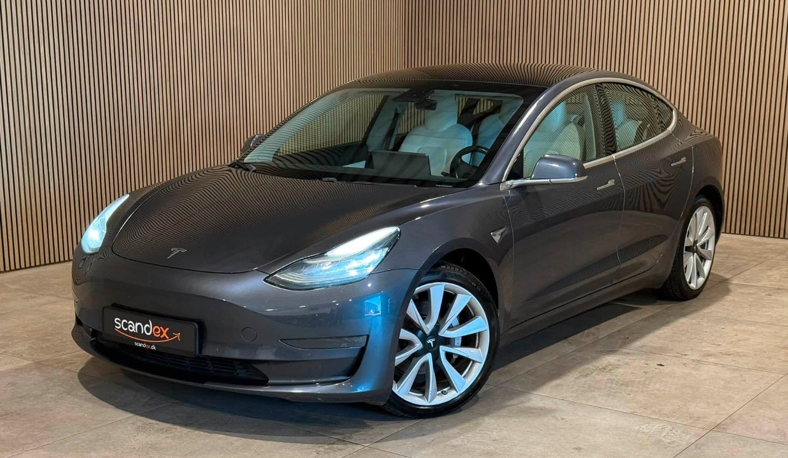 Tesla Model 3 Long Range AWD