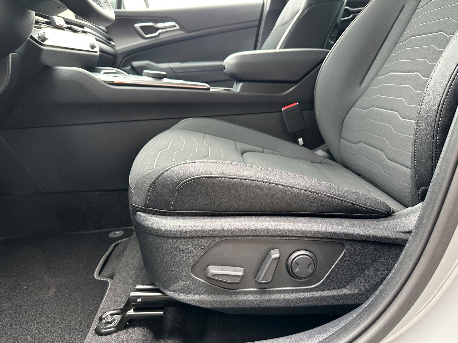Fahrzeugabbildung Kia Sportage 1.6 T-GDI Hybrid 2WD Spirit Drive Wise