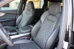 AUDI SQ7 / HUD / LED / PANO / MATRIX / 22-ZOLL