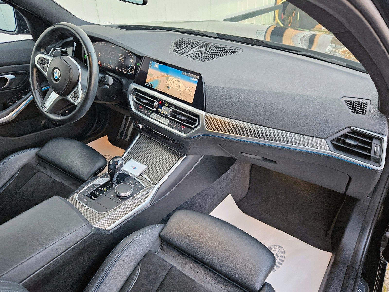 BMW 330e*LCProf*M-SPORT*HUD*ACC*PARKASS+*KEYLESS GO foto 9