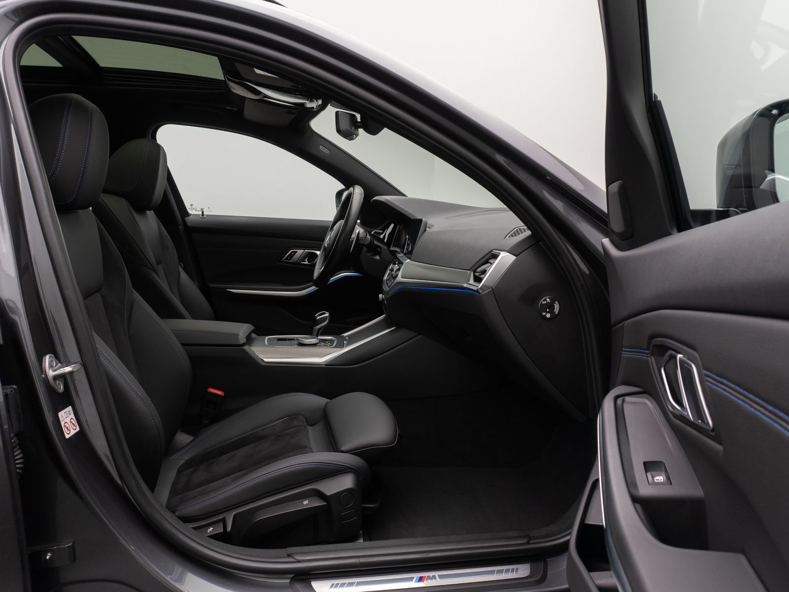 Fahrzeugabbildung BMW 330d xD M Sport DAB Kamera AHK Laser HiFi Komfor