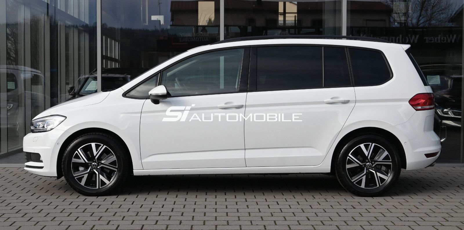 Fahrzeugabbildung Volkswagen Touran 2.0 TDI DSG °ACC°AHK°PANO°STANDHEIZ°7-SI°