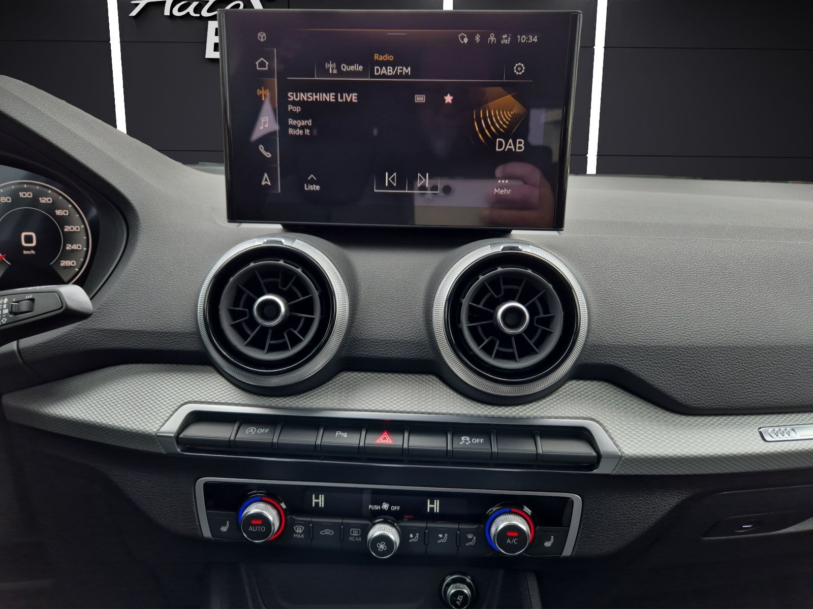 Fahrzeugabbildung Audi Q2 35 TFSI advanced S tronic LED