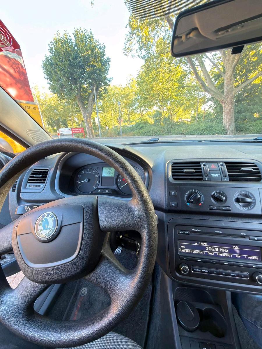 Skoda Fabia 2012 — photo 12