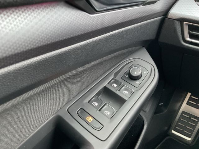 Golf 8 VIII Active 1.5 eTSI AHK-klappbar Navi Ap