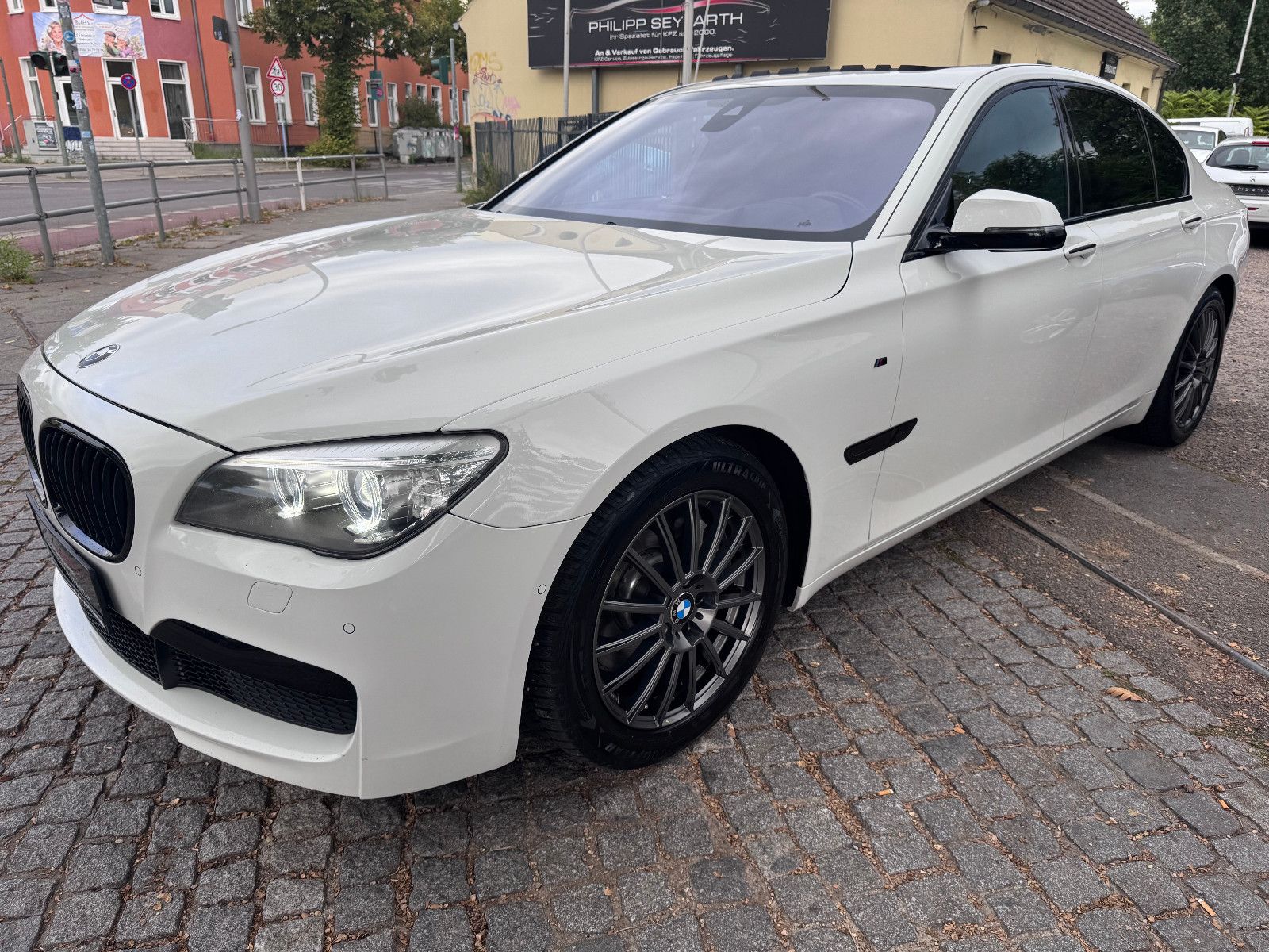 BMW 730 - 1