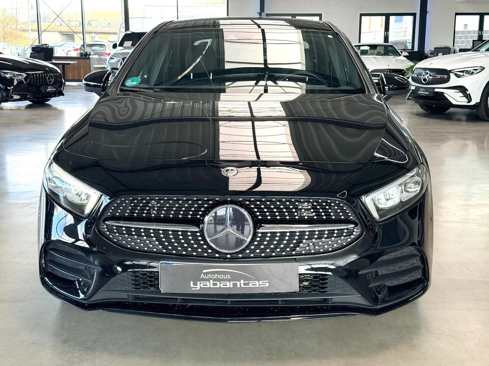Mercedes-Benz A 250 AMG Night Pano Kamera Ambientenbeleuchtung