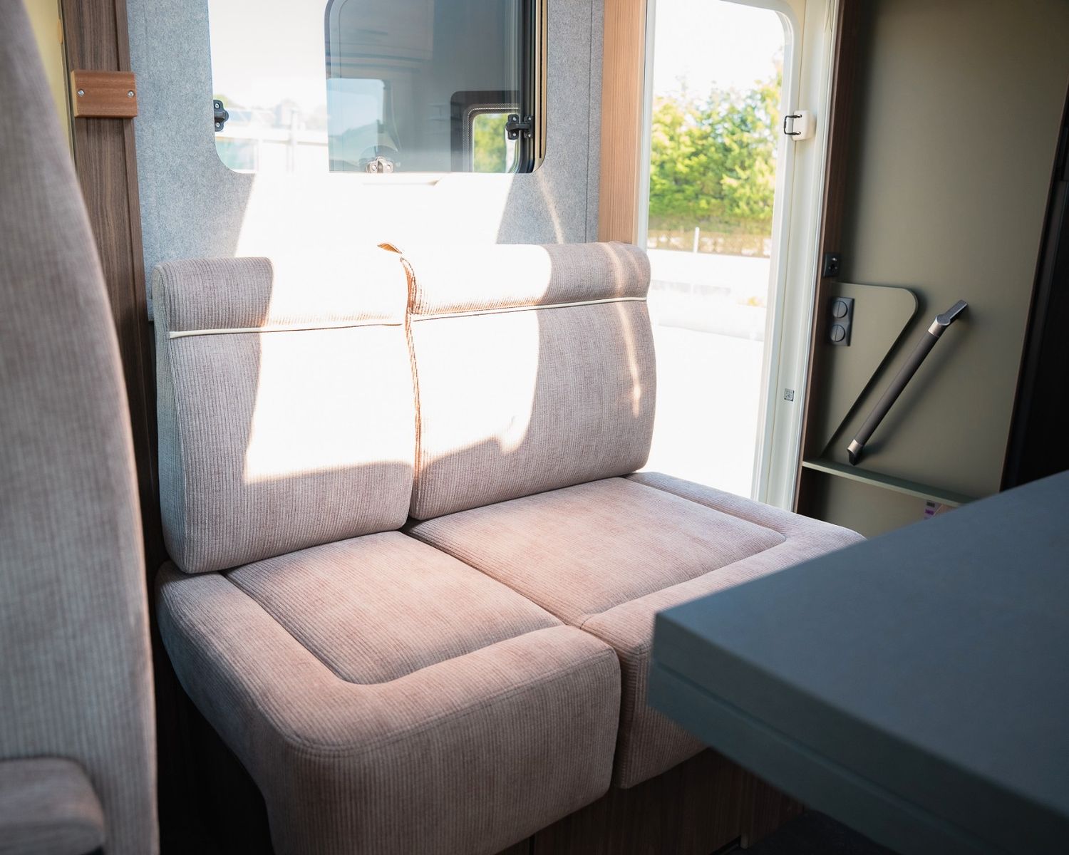 Fahrzeugabbildung Eura Mobil Integra Line 726 EF GT *DELTA / HUBSTÜTZEN*