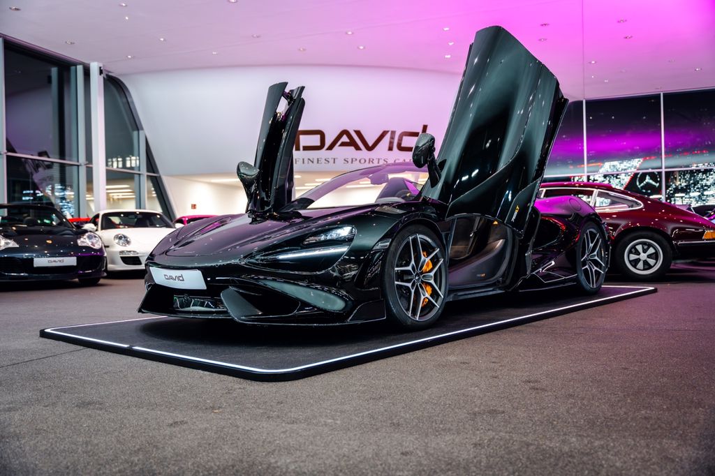 Image of McLaren 765LT
