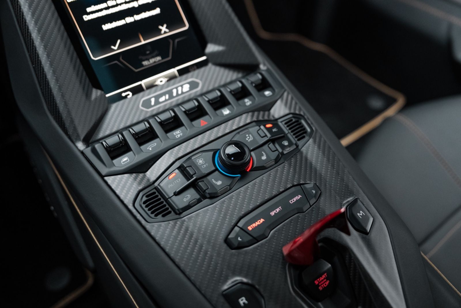 Fahrzeugabbildung Lamborghini Countach LPI 800-4 1of112/CARBON/LIFT