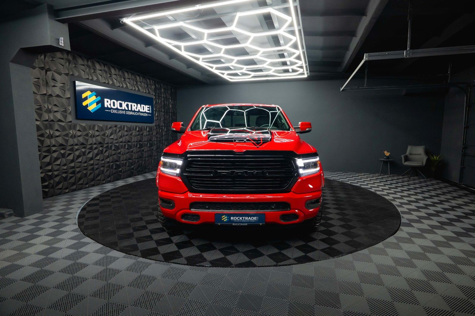 Fahrzeugabbildung Dodge RAM 5.7 V8 HEMI 4x4 OFFROAD Night-Paket *LED*19%