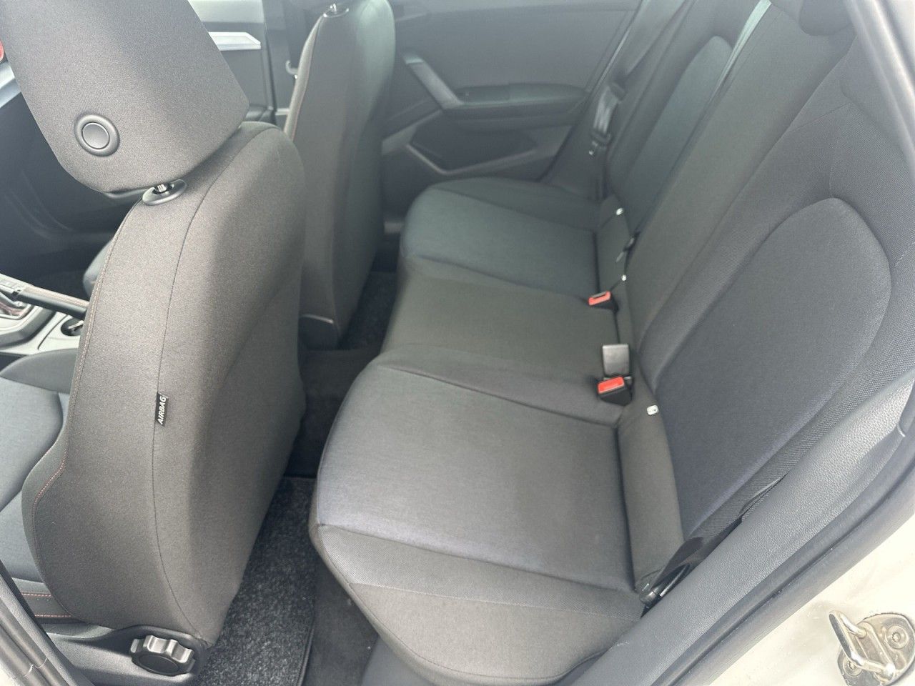 Fahrzeugabbildung SEAT Ibiza FR 1.0 TSI 81 kW (110 PS) 7-Gang-Dsg - mit KI generiert/bearbeitet