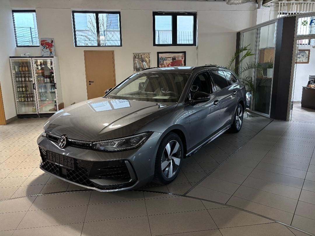 VW Passat R-Line 2.0 TDI+KAMERA+NAVI+DAB