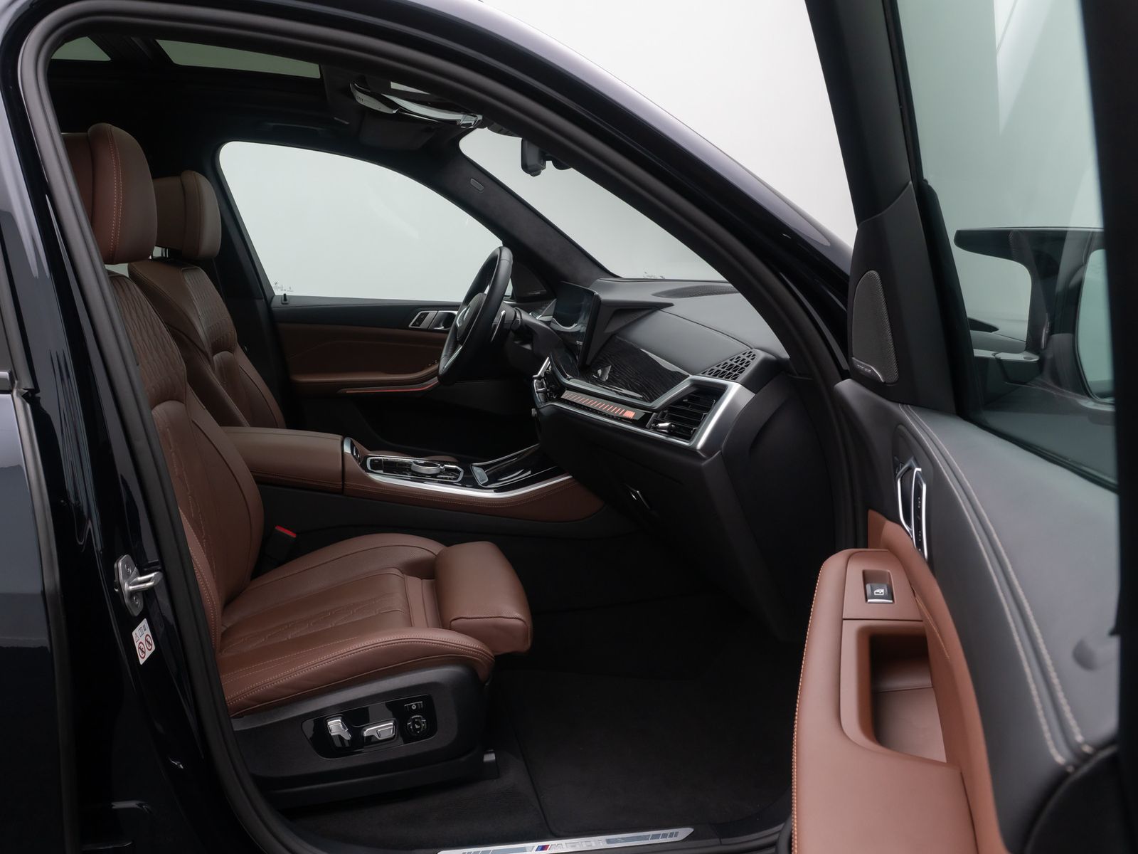 Fahrzeugabbildung BMW X5 M60i SkyLoung 360&deg; H/K Massage Individual 22"