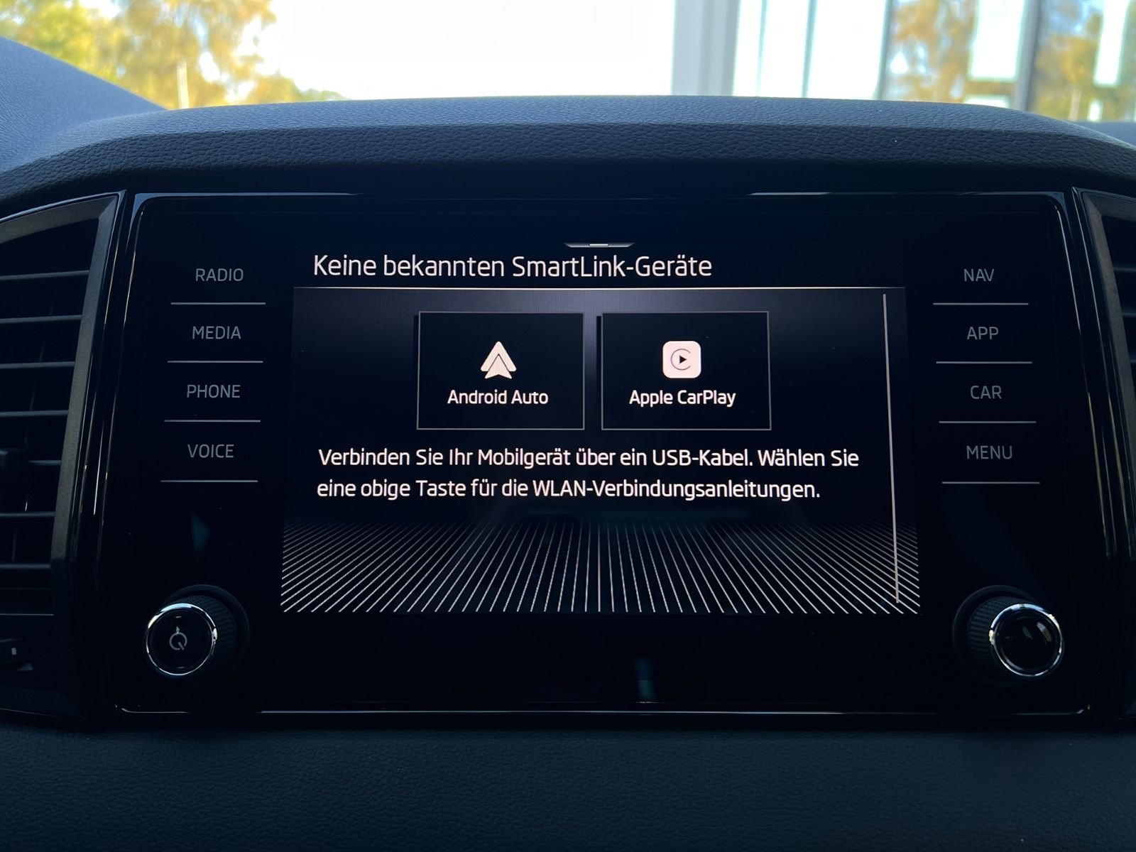 Fahrzeugabbildung SKODA Karoq Sportline 2.0 TDI DSG 4x4 *AHK, Navi, Trav