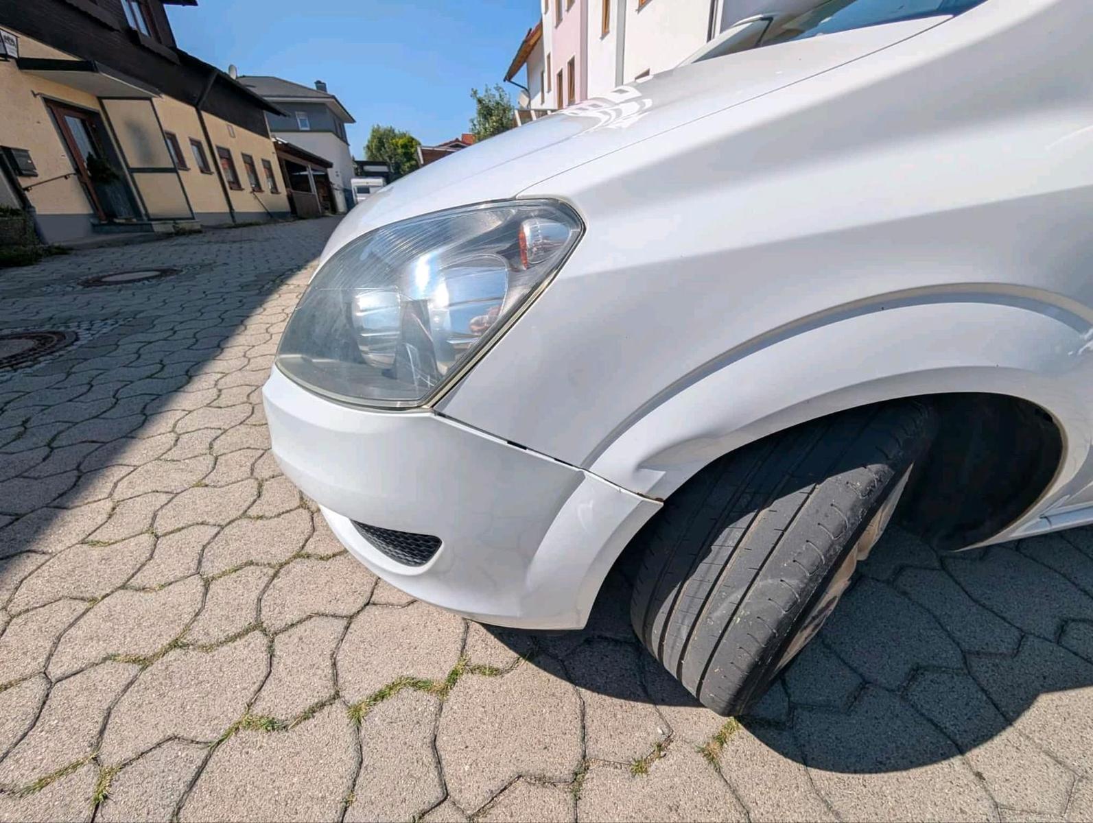 Opel Zafira 2013 — photo 9