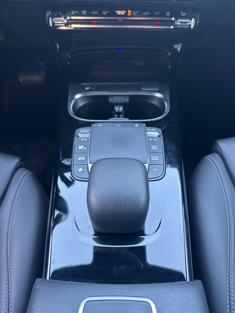 Fahrzeugabbildung Mercedes-Benz CLA 250 Shooting Brake e Night-Paket NAV+LED+AHK