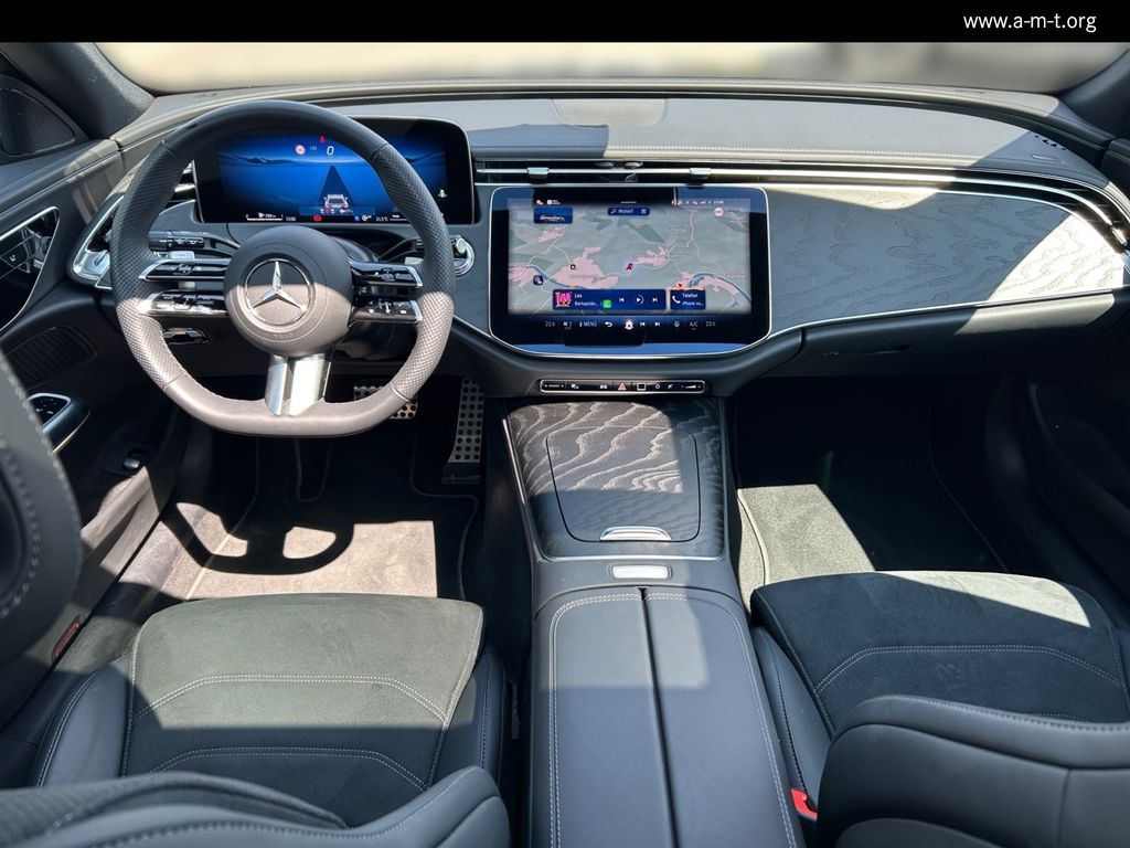 MERCEDES-BENZ E 220