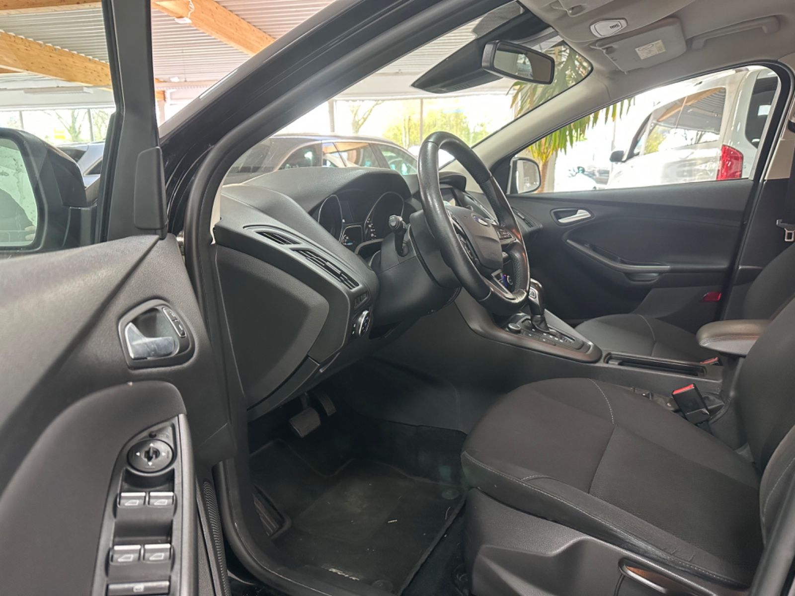 Fahrzeugabbildung Ford Focus Turnier Business*Klima*Navi*Automatik*