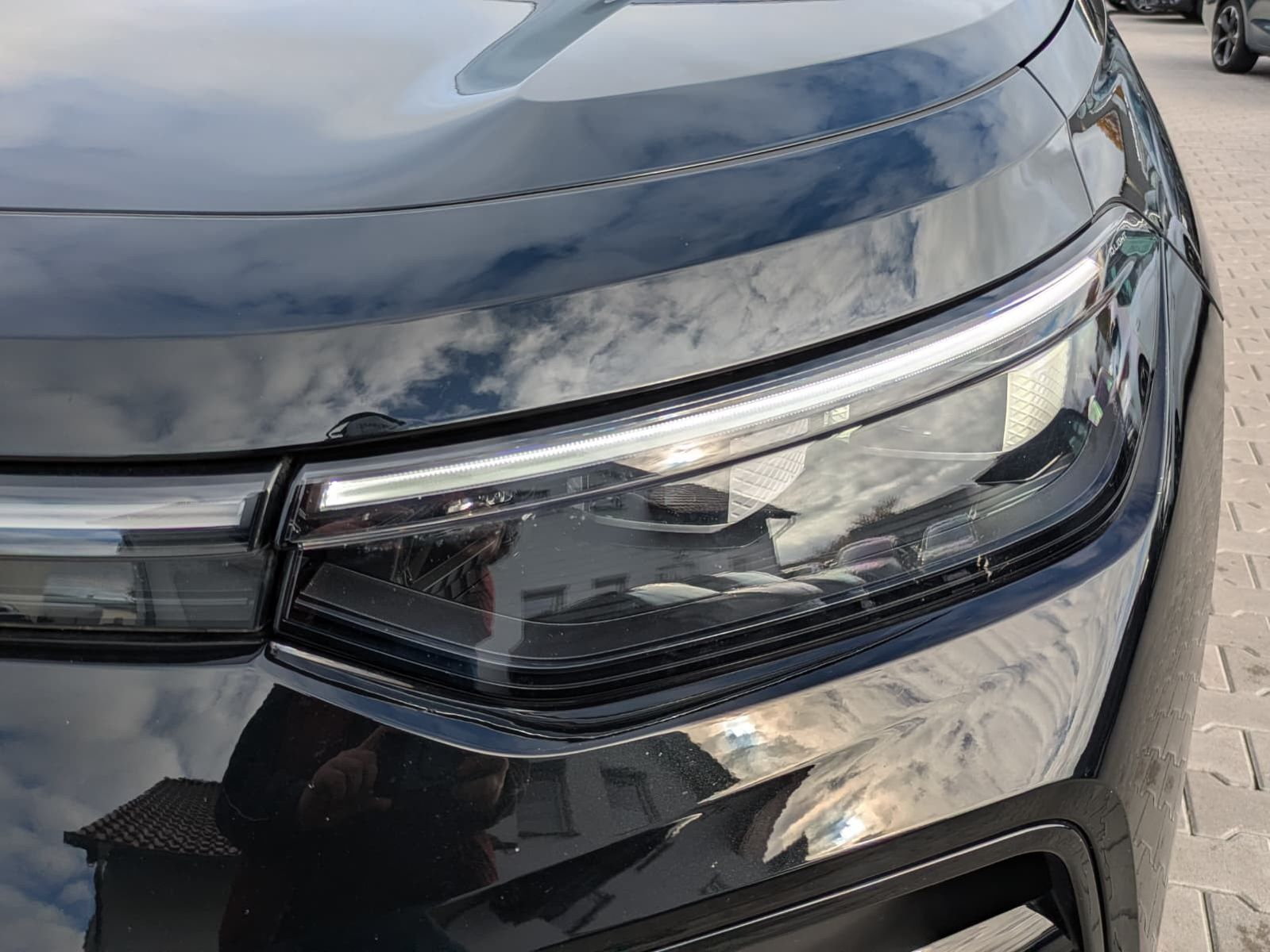 Fahrzeugabbildung Volkswagen Tayron 2.0 TDI 4M R-Line 7Si*MATRIX*AHK*PANO*HUD