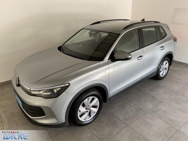 Tiguan 1.5 eTSI DSG Basis NAVI KLIMA PDC LED