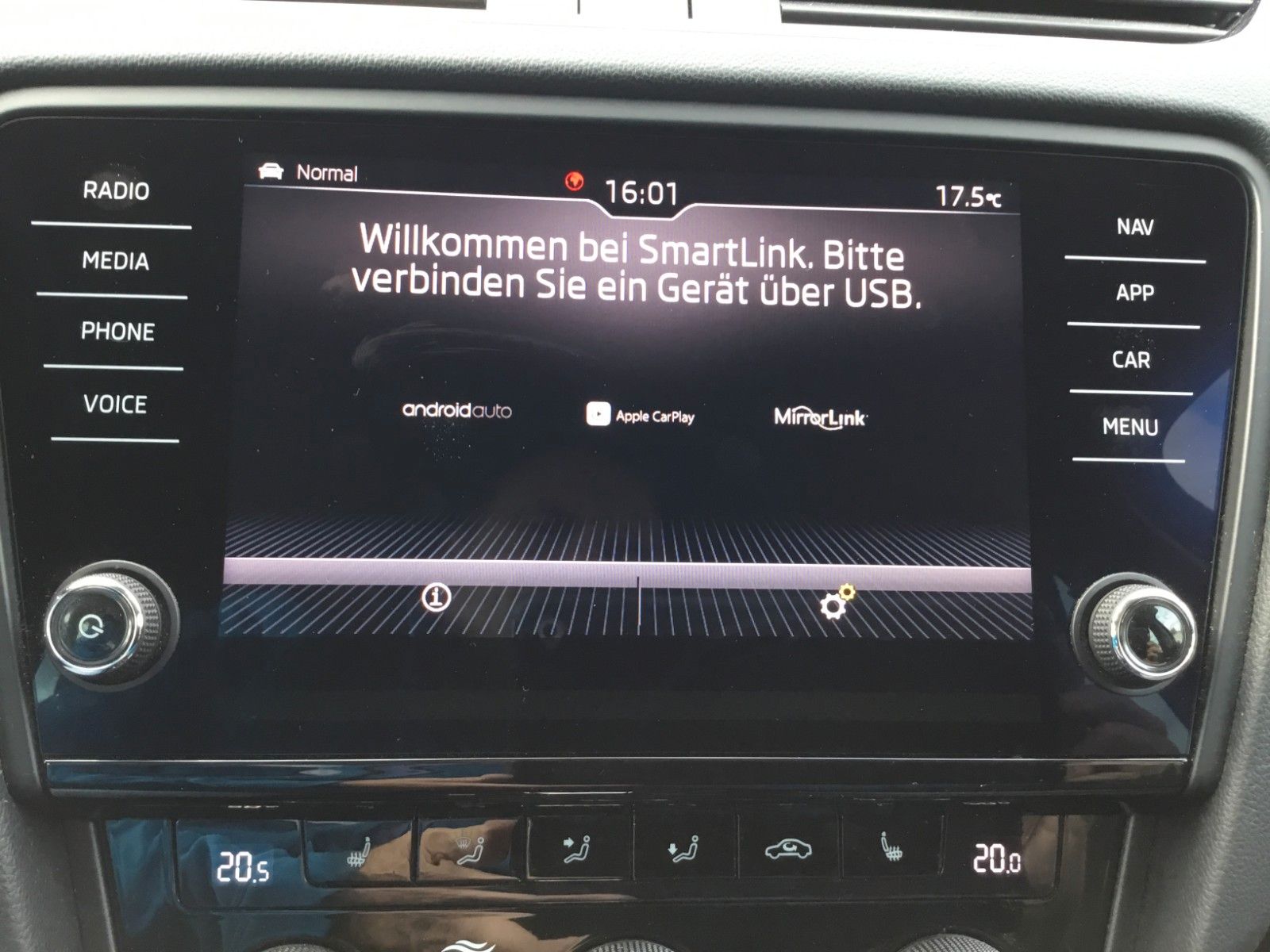 Fahrzeugabbildung SKODA Octavia 2.0 TSI DSG 4x4 Style Combi+AHK+Kamera