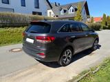 Kia Sorento 2.2 CRDi AWD Platinum AHK PANO Vollausst - Kia Sorento von privat