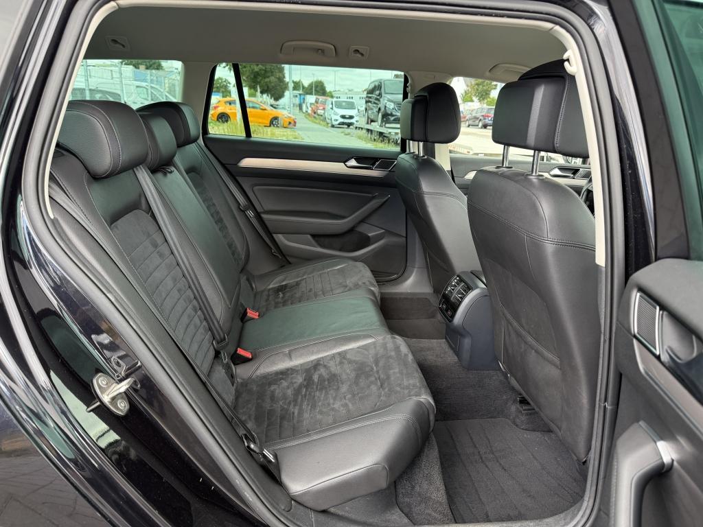 VOLKSWAGEN PASSAT R-LINE - 239 CV - HIGHLINE - 4MOTION - BVA - ALCANTARA