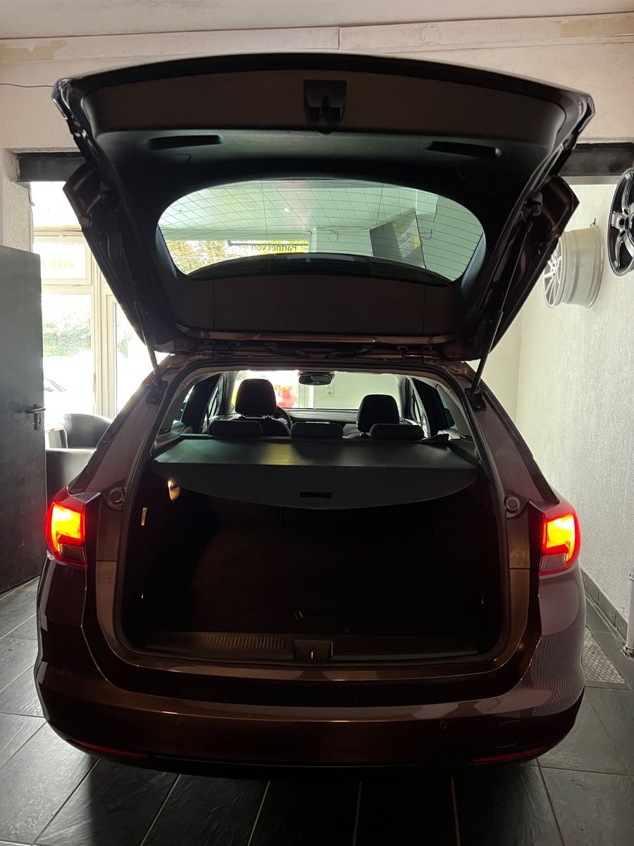 Fahrzeugabbildung Opel Astra K Sports Tourer Business *SONDERLACK*LED*