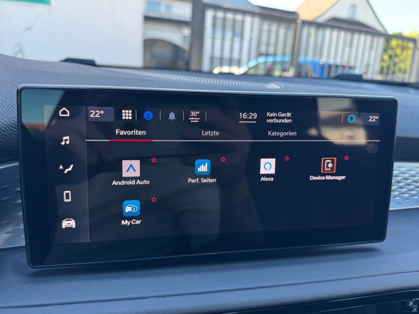 Fahrzeugabbildung Alfa Romeo Tonale Super/LED/CarPlay/PDC/Tempomat/KlimaAuto/