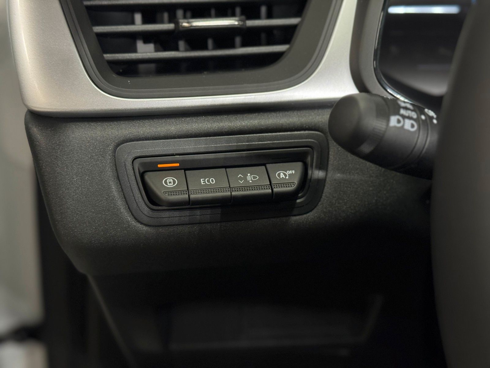 Fahrzeugabbildung Mitsubishi Grandis Diamant PLUS 1.3 T-Benziner 7-DCT